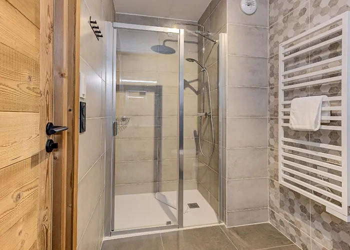 White Pearl Mountains Modern 2-bedroom With Great Location *